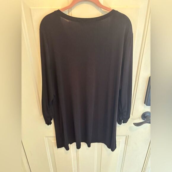 Susan Graver Black V Neck Ruched 3/4 Sleeve Top size 1X - Picture 3 of 5